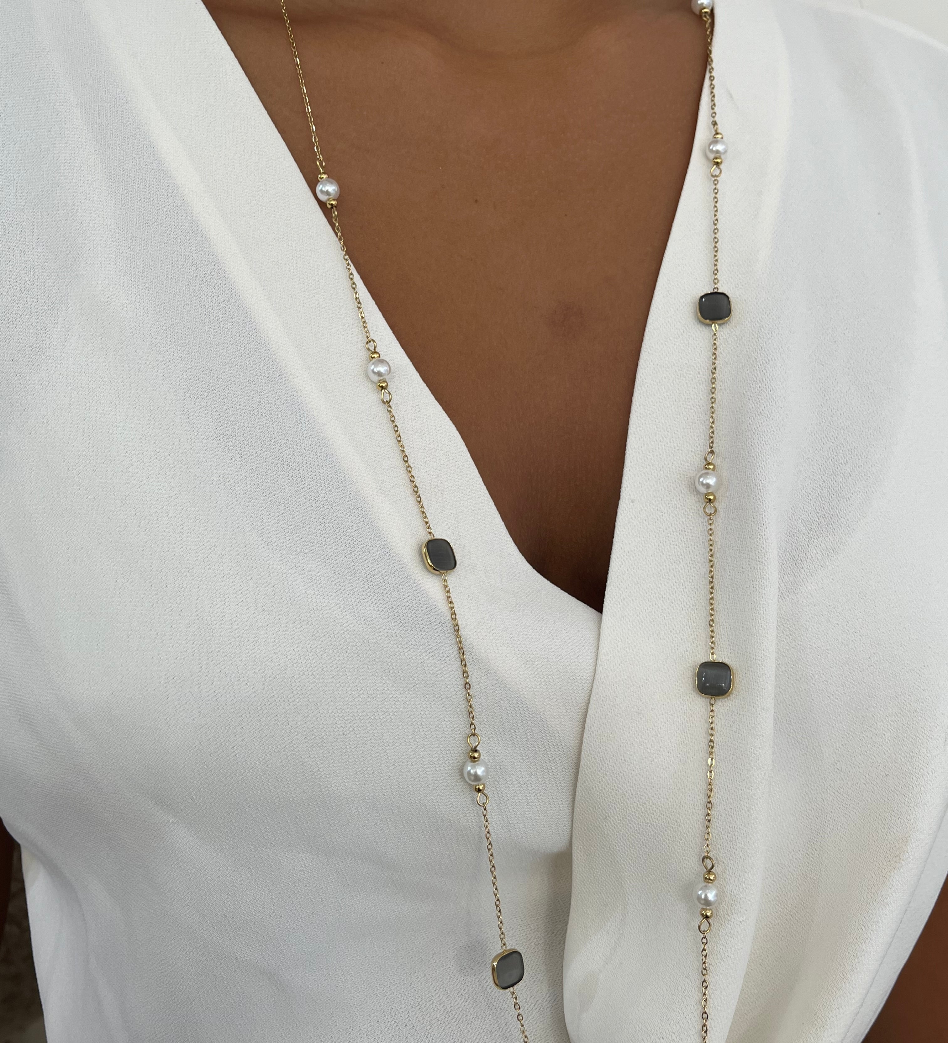 Lolita sautoir necklace available in several colors)