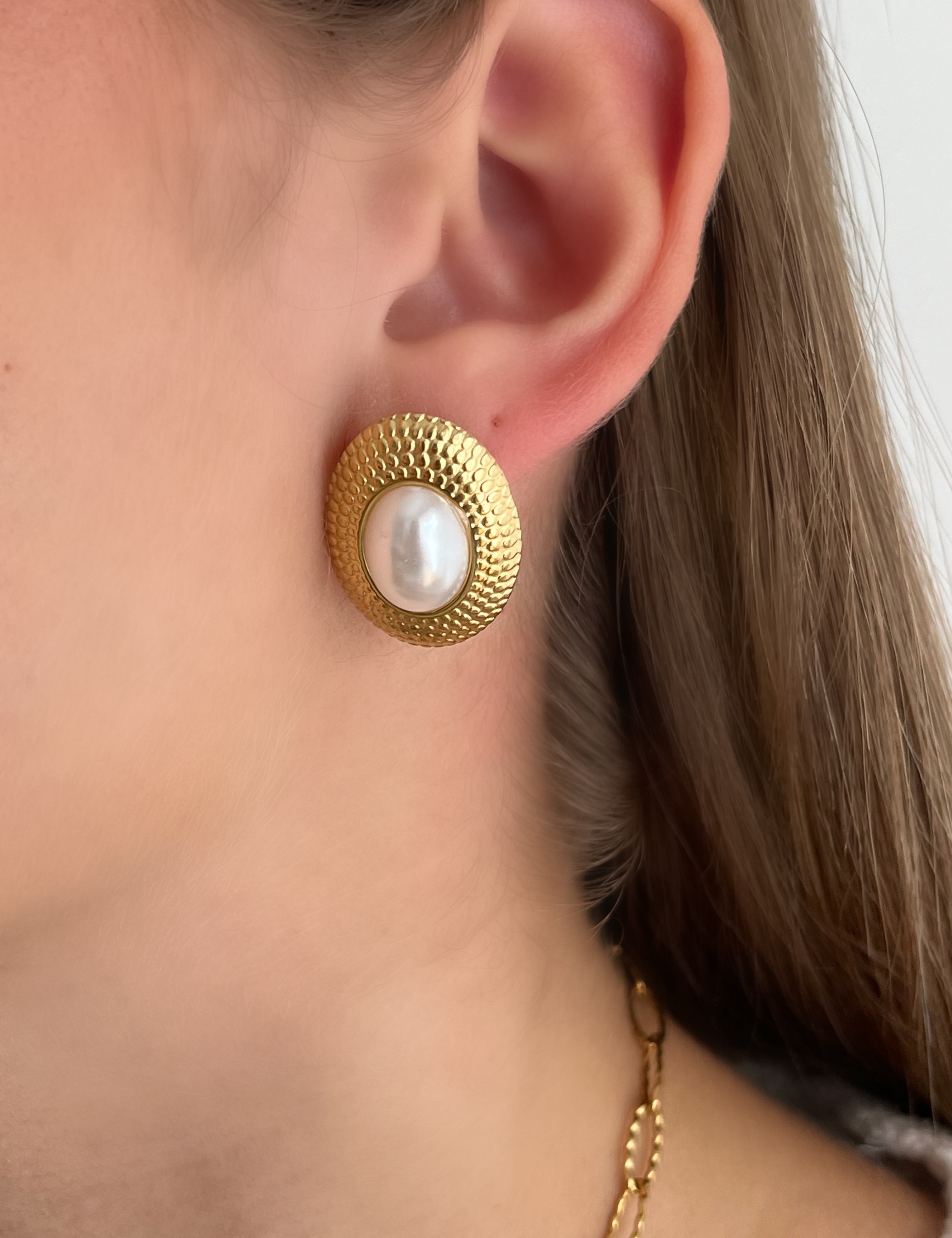 Boucle d’oreille Elea doré en acier inoxydable 316L Ordiajade, résistant à l’eau et hypoallergénique