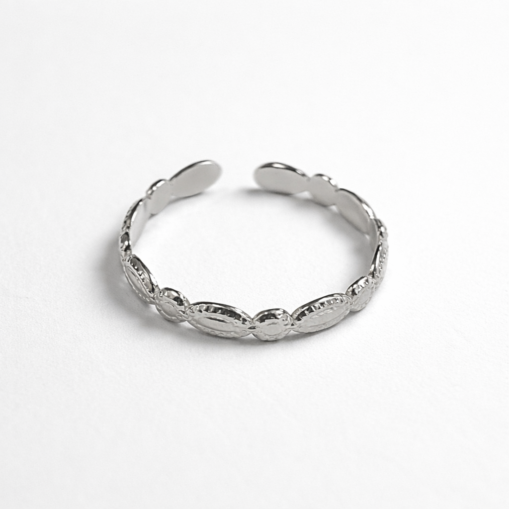 Bague Cindy réglable en acier inoxydable argenté Ordiajade fond blanc