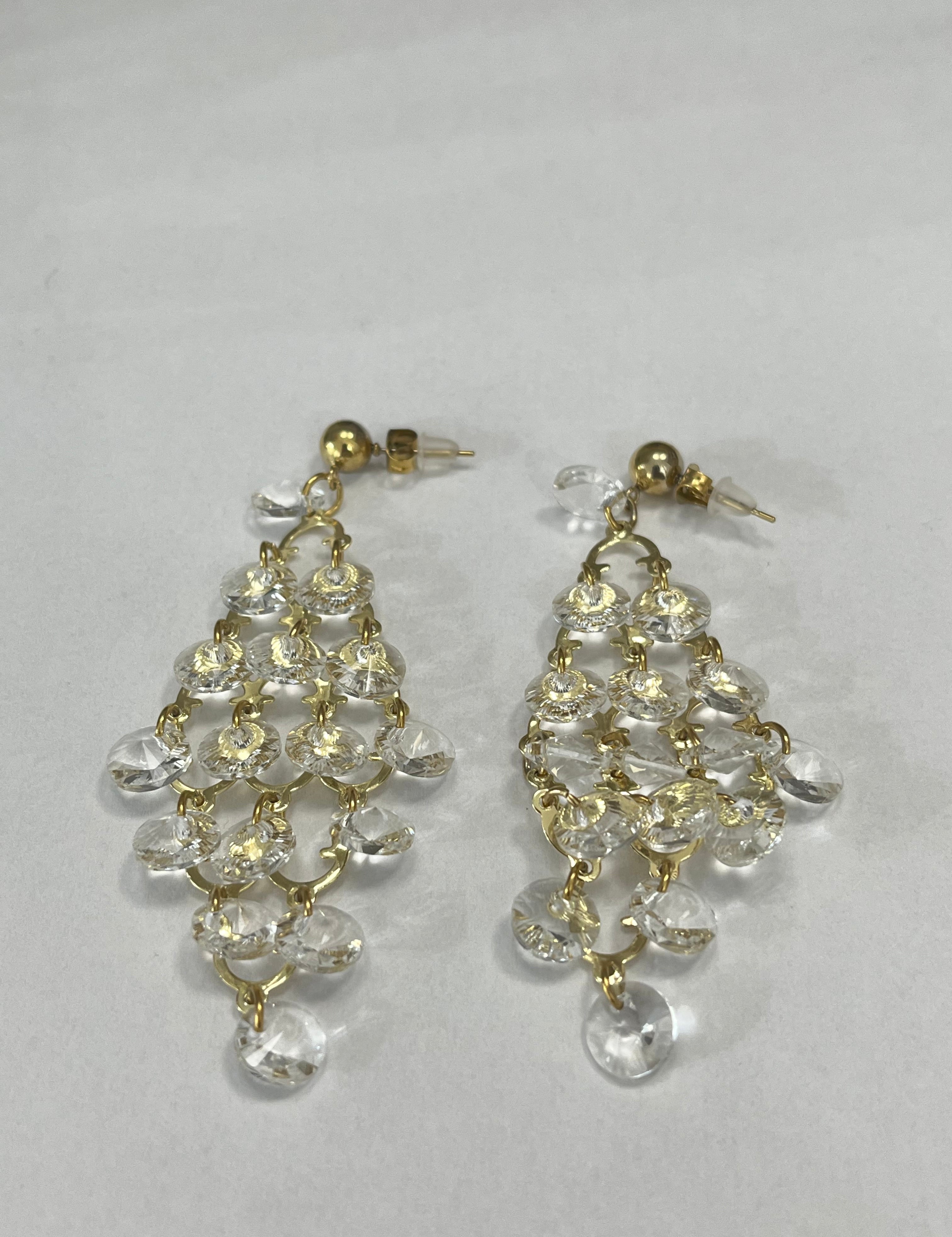 Paire de boucles Candy en perles de cristal transparentes, sur fond gris - Ordiajade