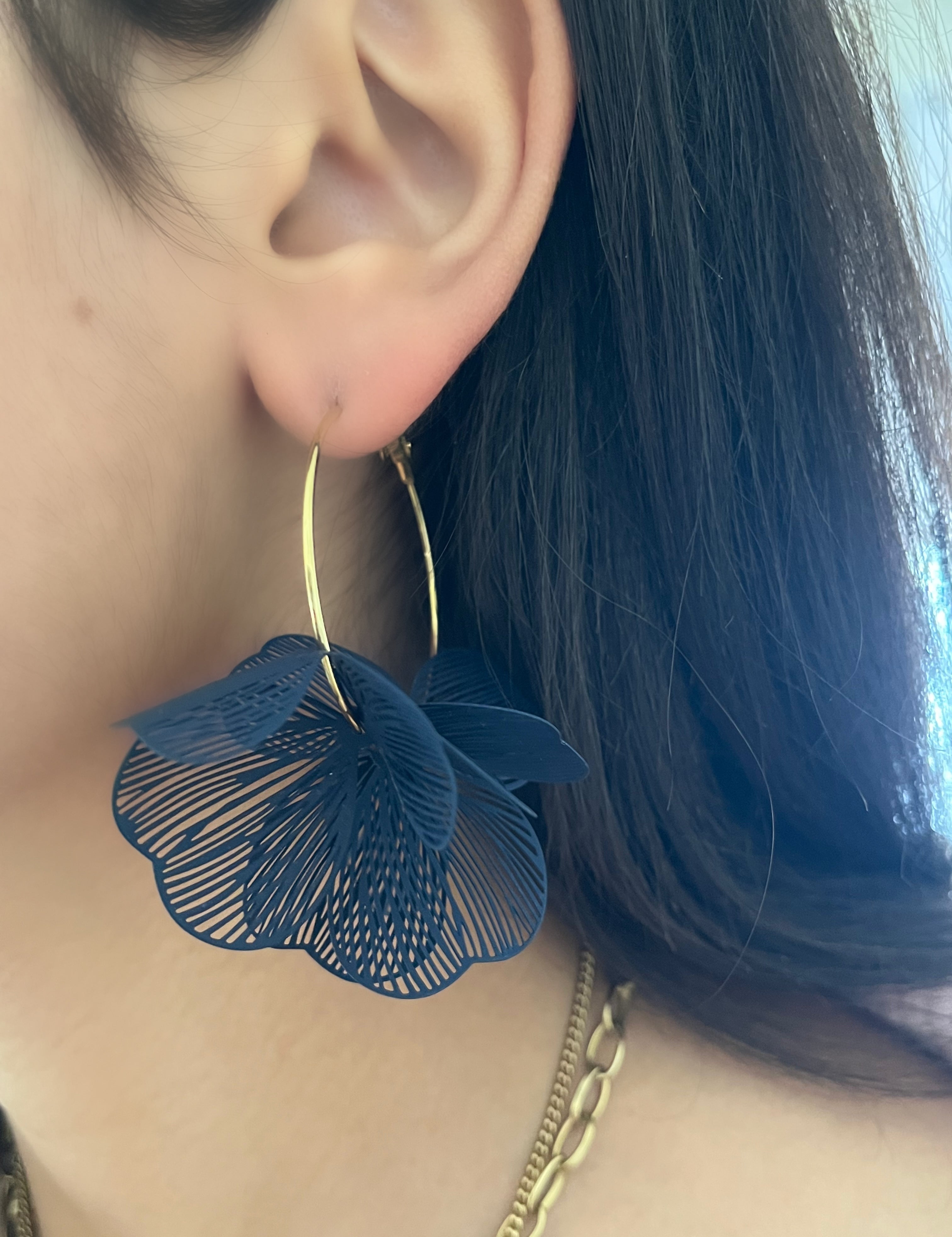 Boucle d’oreille Paven bleu et doré en acier inoxydable 316L Ordiajade, résistant à l’eau et hypoallergénique