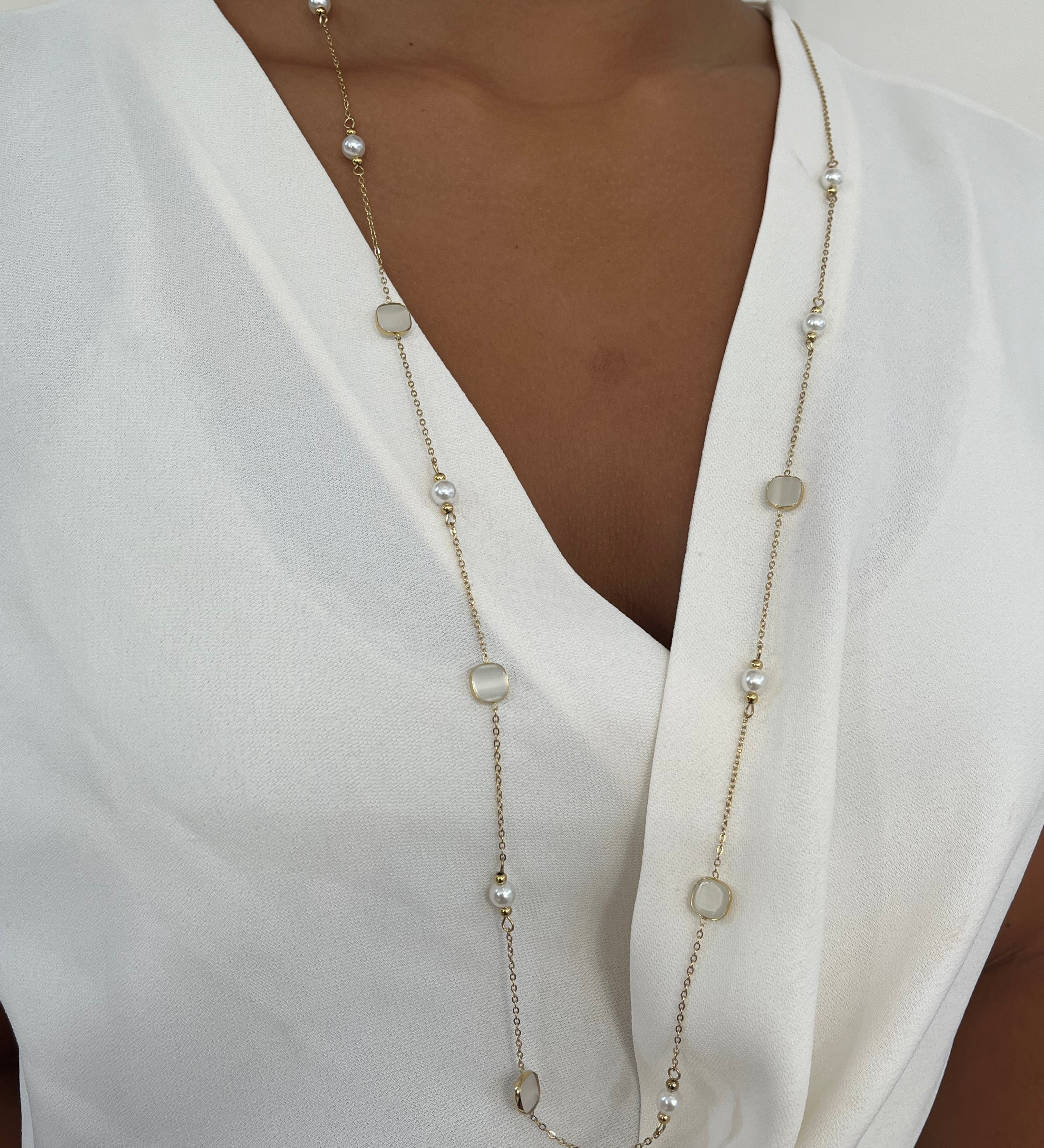 Lolita sautoir necklace available in several colors)