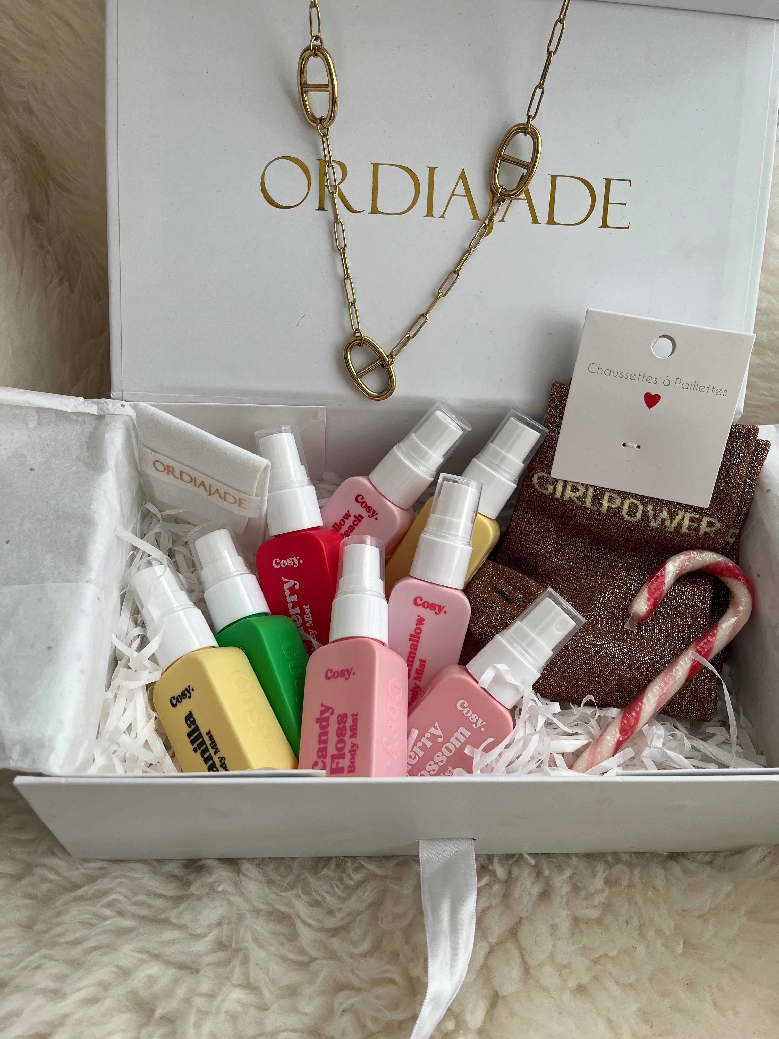 Boxe Noel surprise bijoux parfum chaussette 