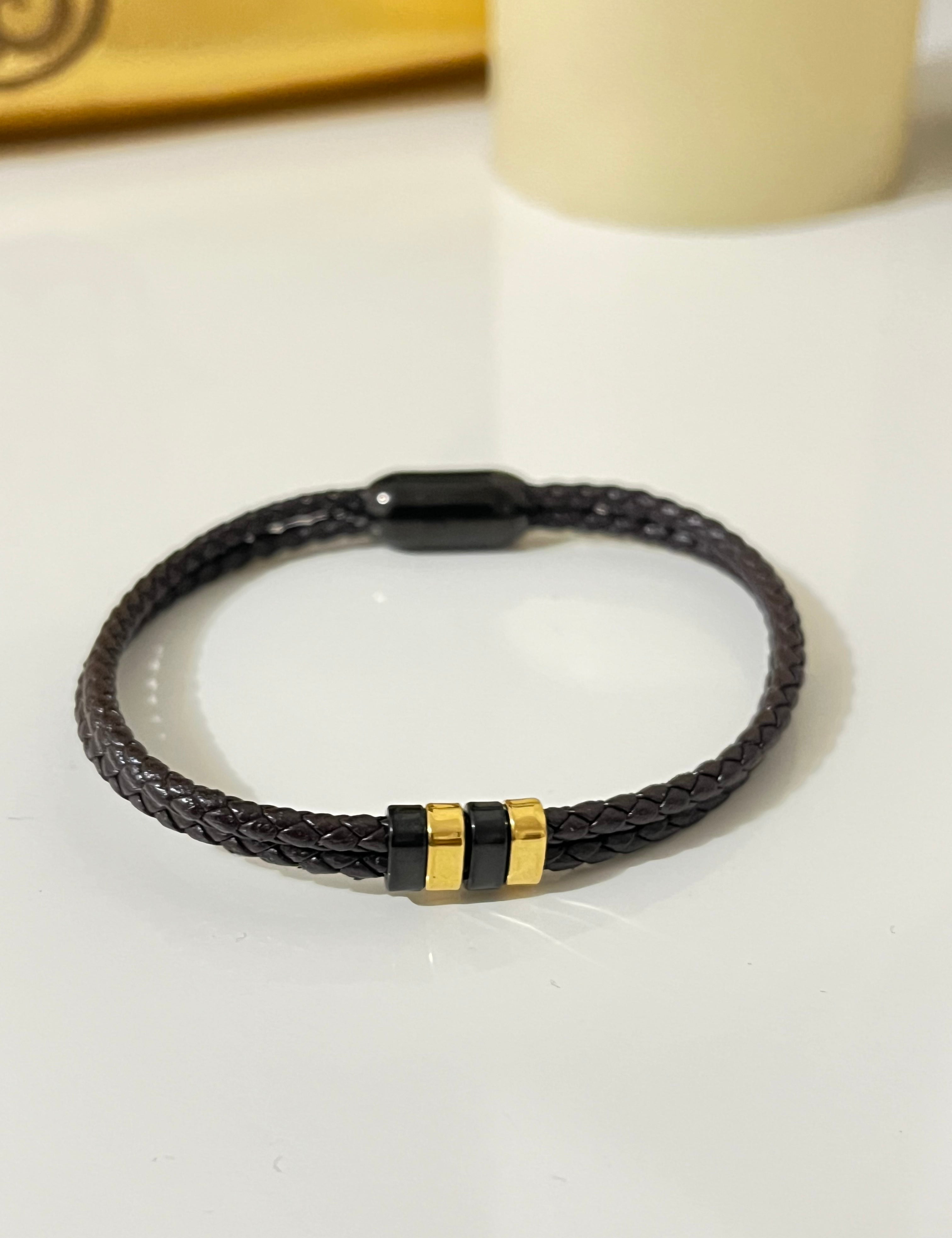 Bracelet homme Marcelus en cuir tressé marron à anneaux dorés - Ordiajade