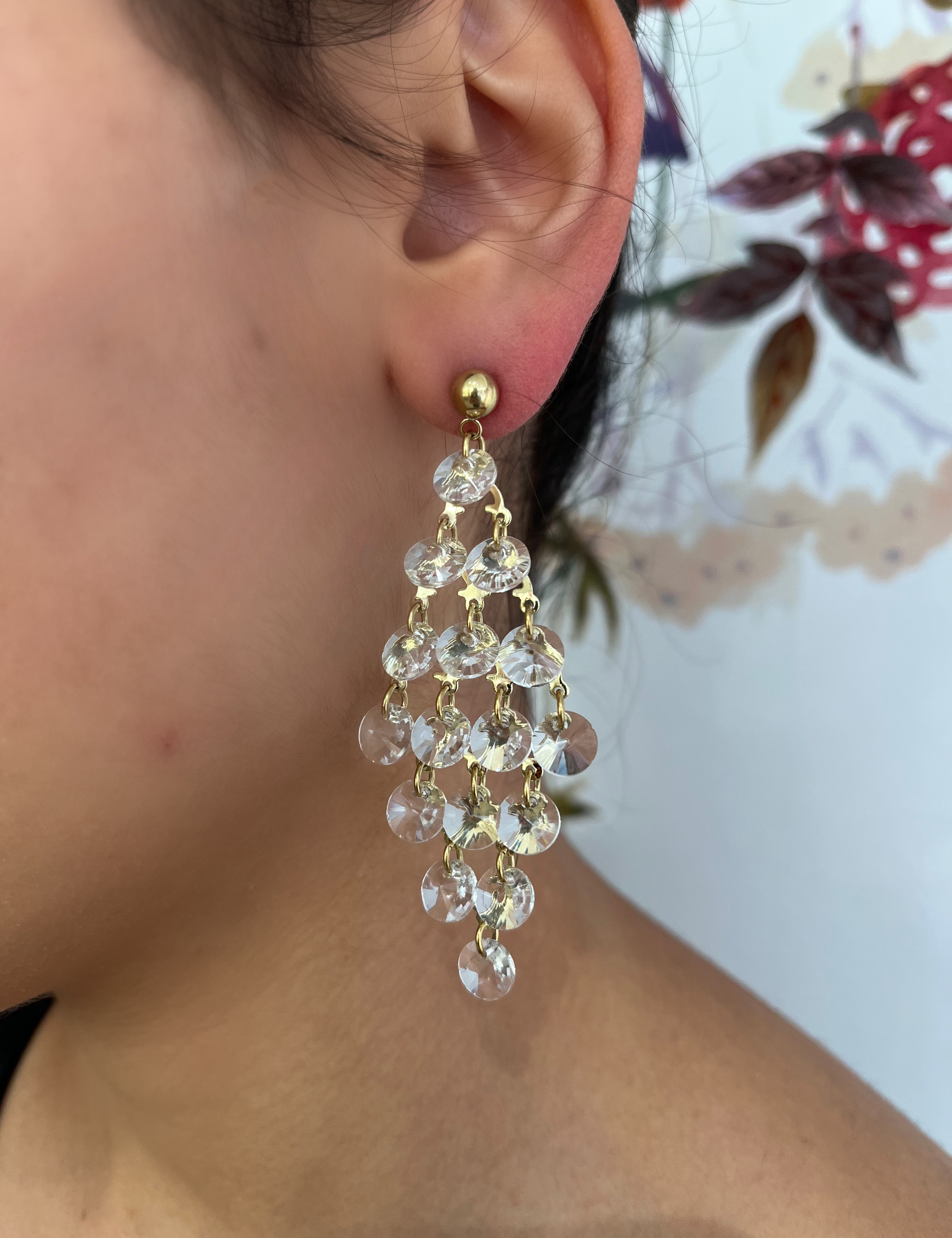 Boucles Candy blanc, longs losanges de perles de cristal transparentes portés à l'oreille - Ordiajade