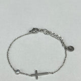 Pulsera Elegante Cruz (disponible en Oro o Plata)