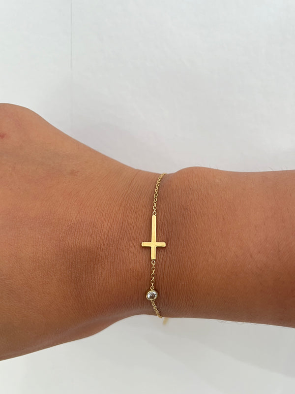 Bracelet Croix Elégant (existe en Doré ou Argenté)