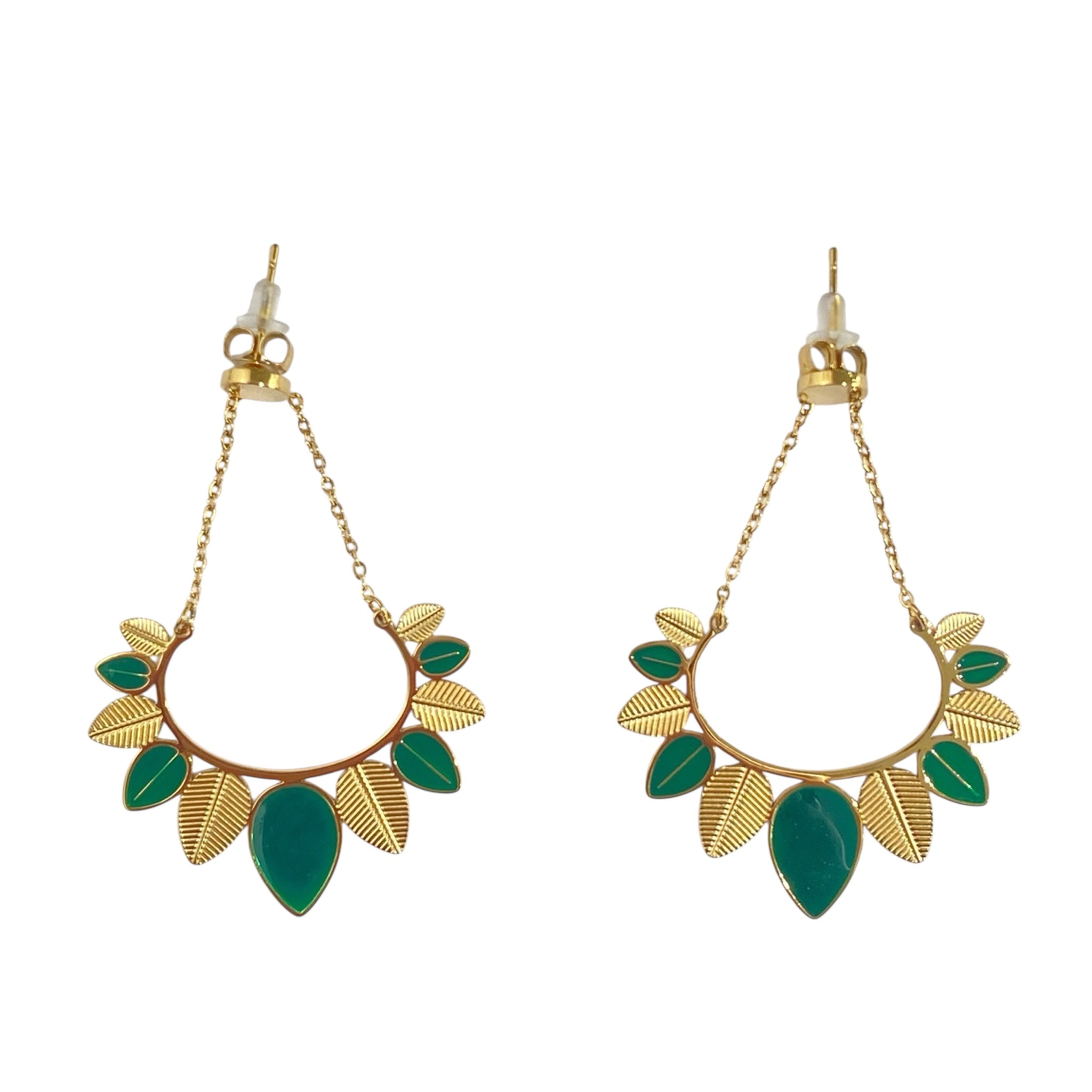 Boucles Raja à feuillage doré et pierres vertes, sur fond blanc - Ordiajade