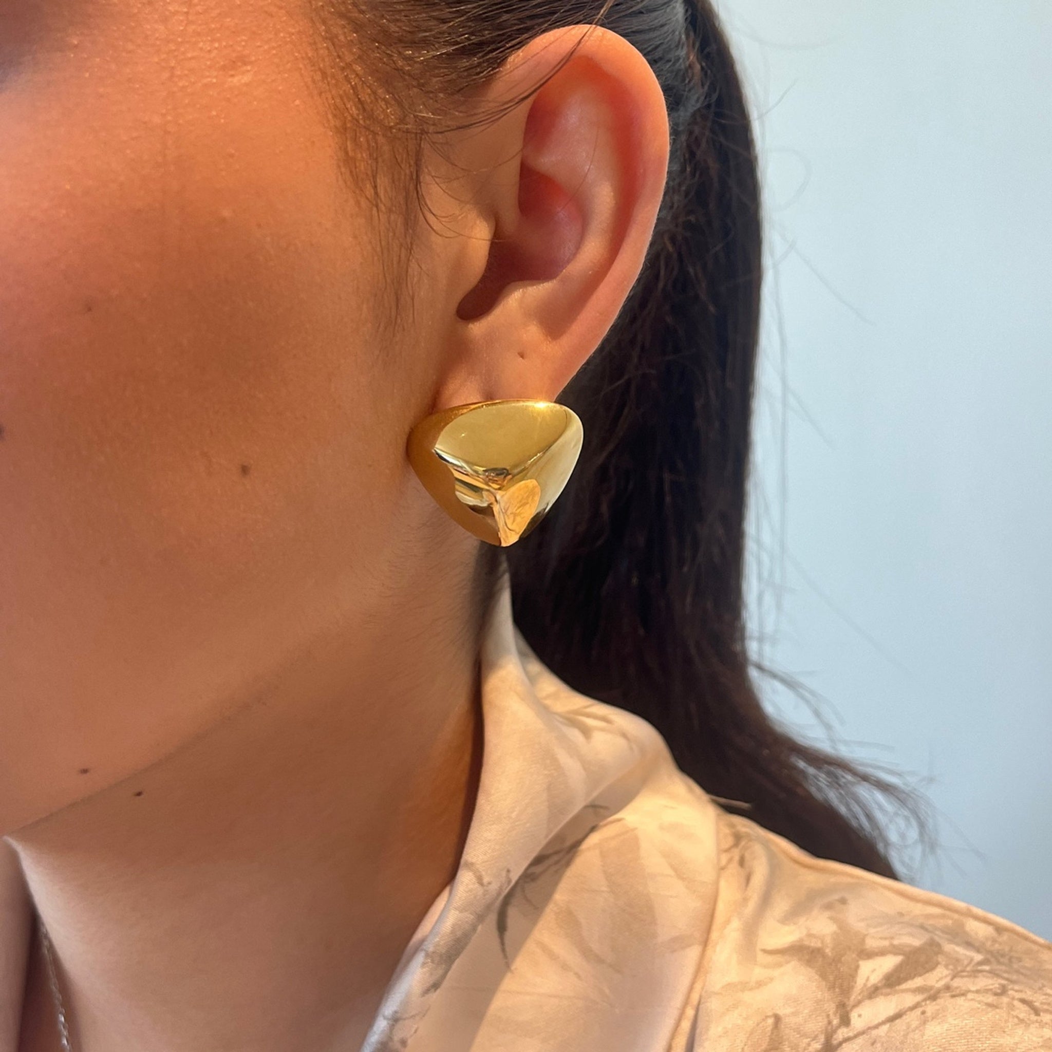 Boucle d’oreille Syra doré en acier inoxydable 316L Ordiajade, résistant à l’eau et hypoallergénique