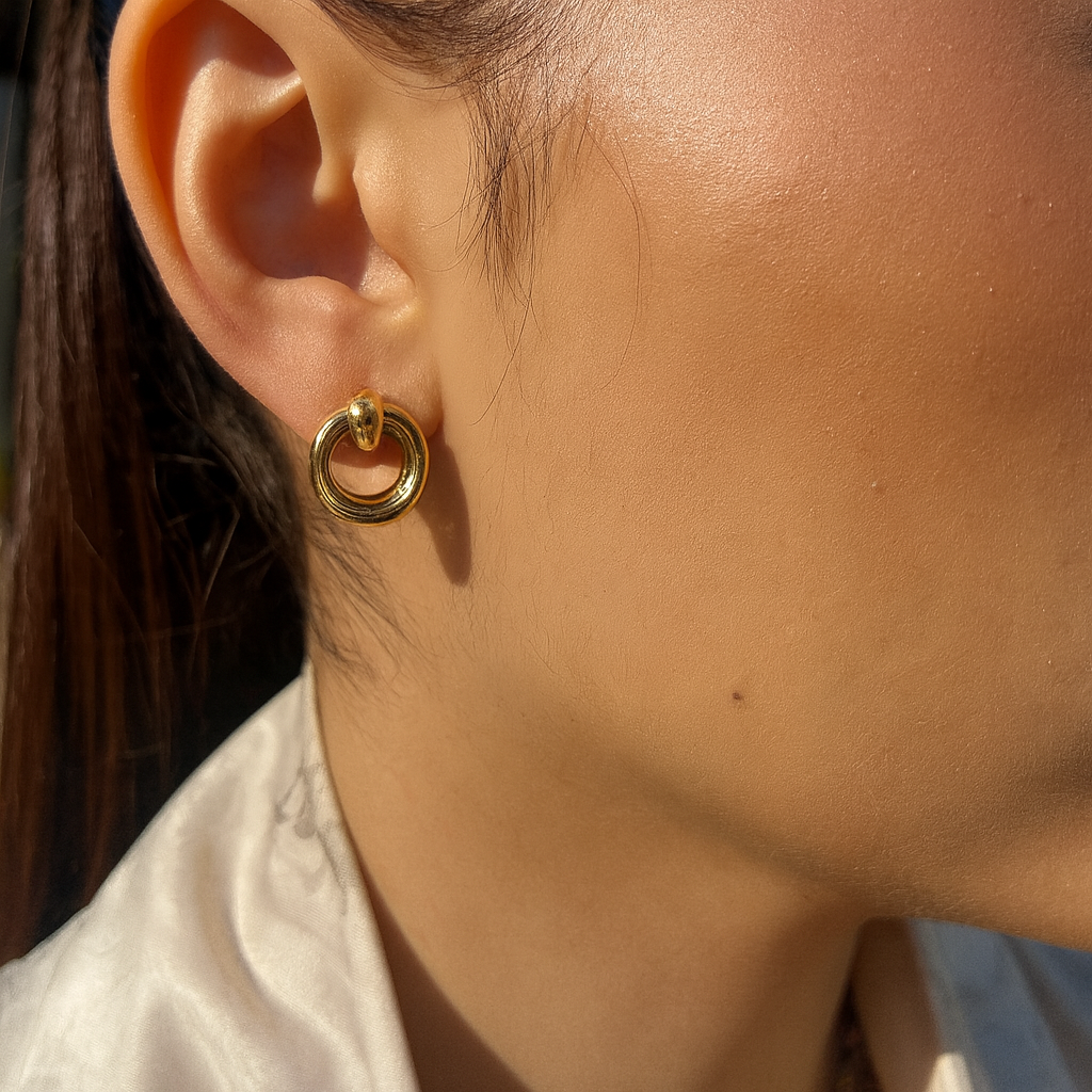 Boucle d’oreille Lueur doré en acier inoxydable 316L Ordiajade, résistant à l’eau et hypoallergénique