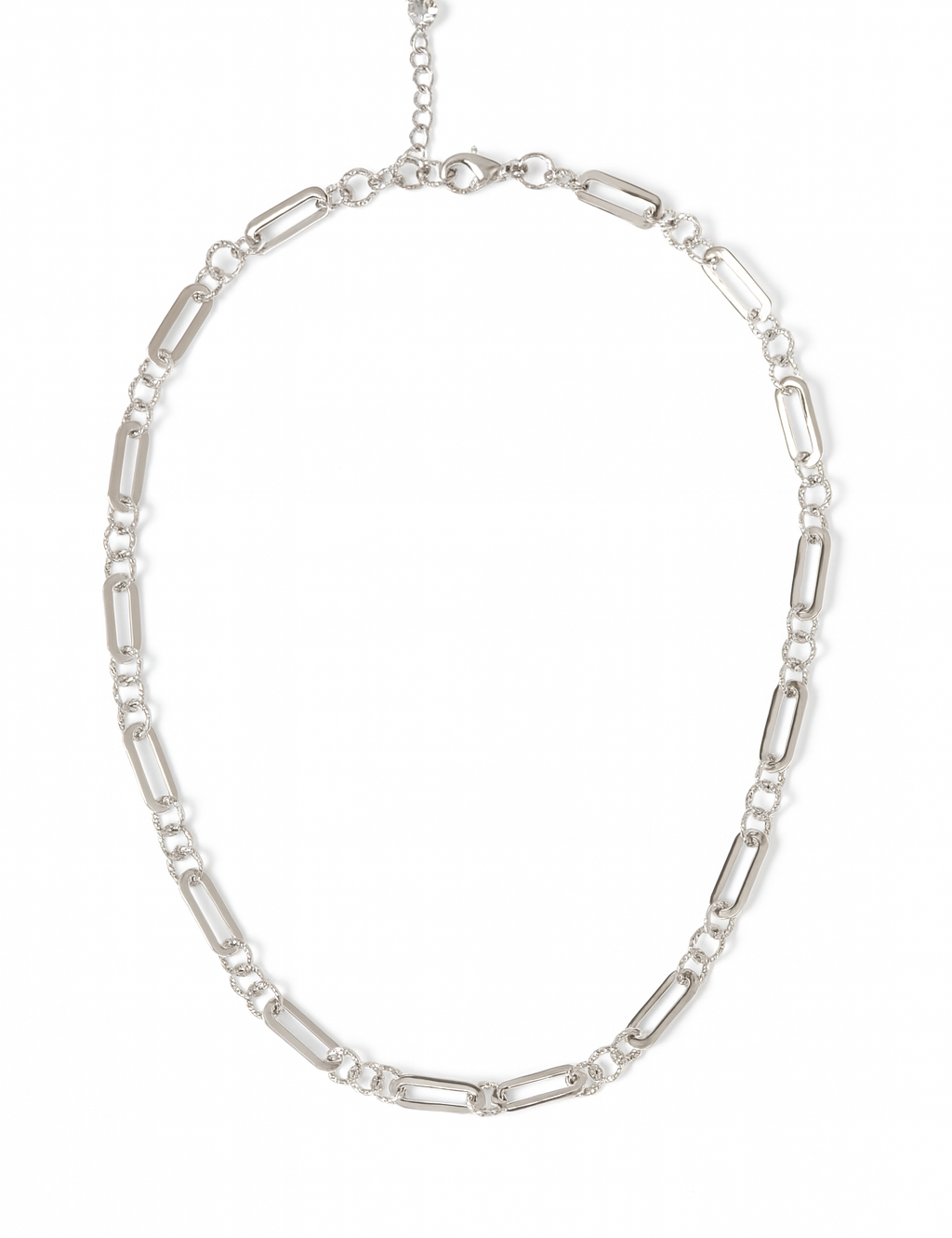 Collier Organic argenté à grands maillons géométriques, sur fond blanc - Ordiajade