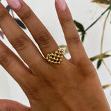 Bague Ariel en acier inoxydable doré à motif cœur perlé portée à la main - Ordiajade
