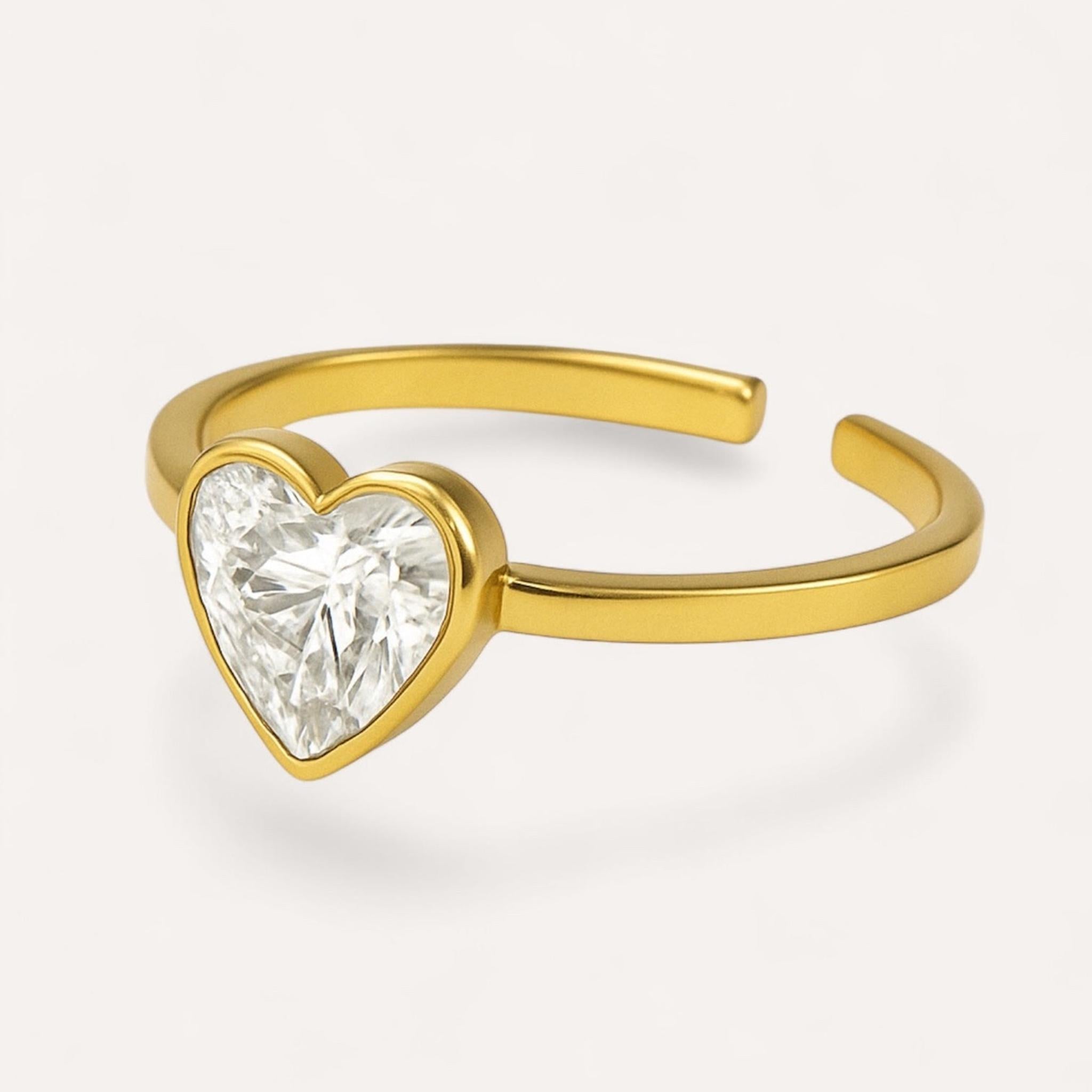 Bague dorée avec pierre en forme de cœur taillée façon diamant - Ordiajade