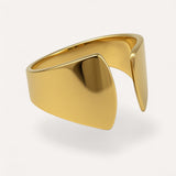 Bague Égérie en acier inoxydable doré au design graphique et sculptural - Ordiajade