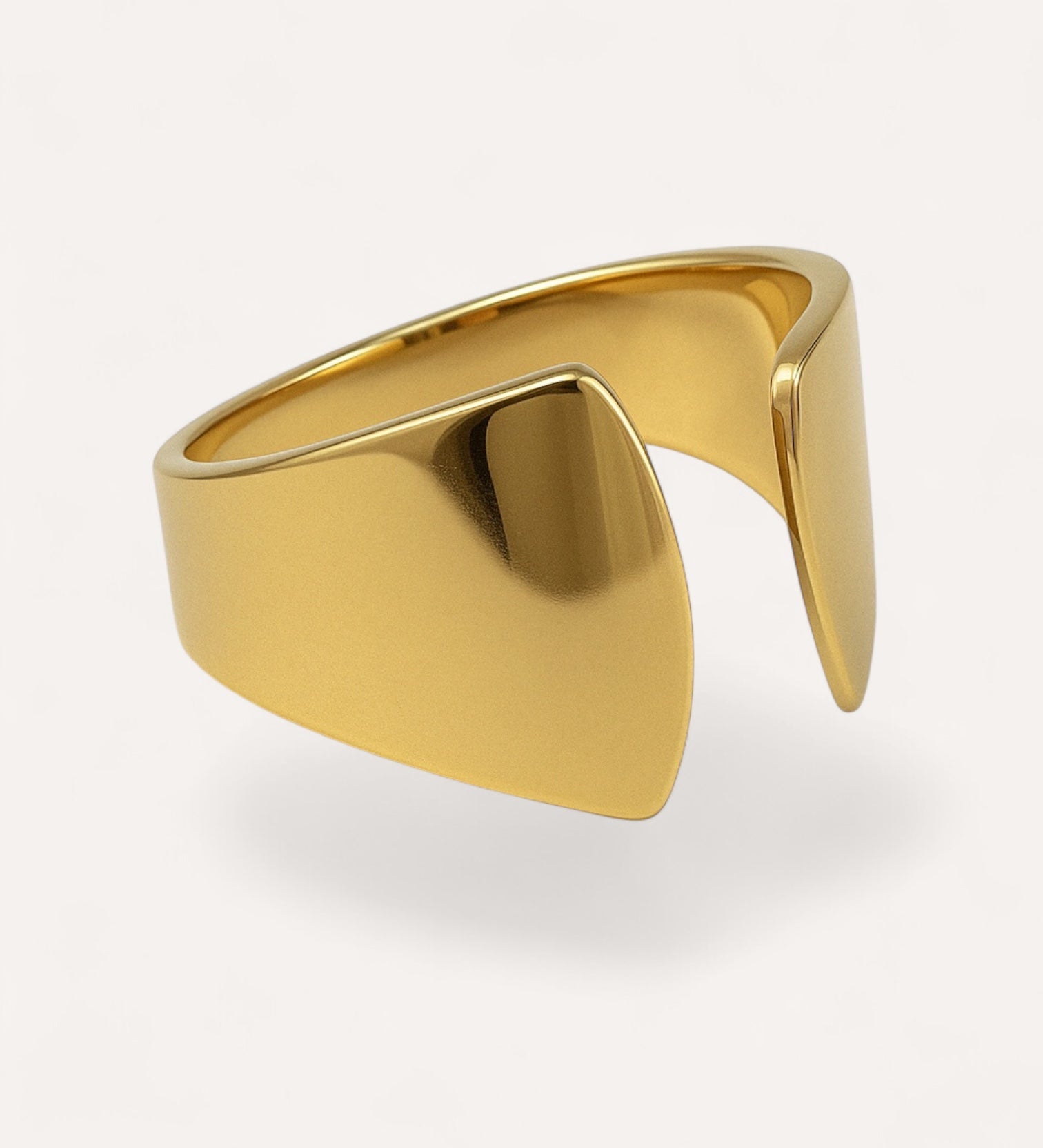 Bague Égérie en acier inoxydable doré au design graphique et sculptural - Ordiajade