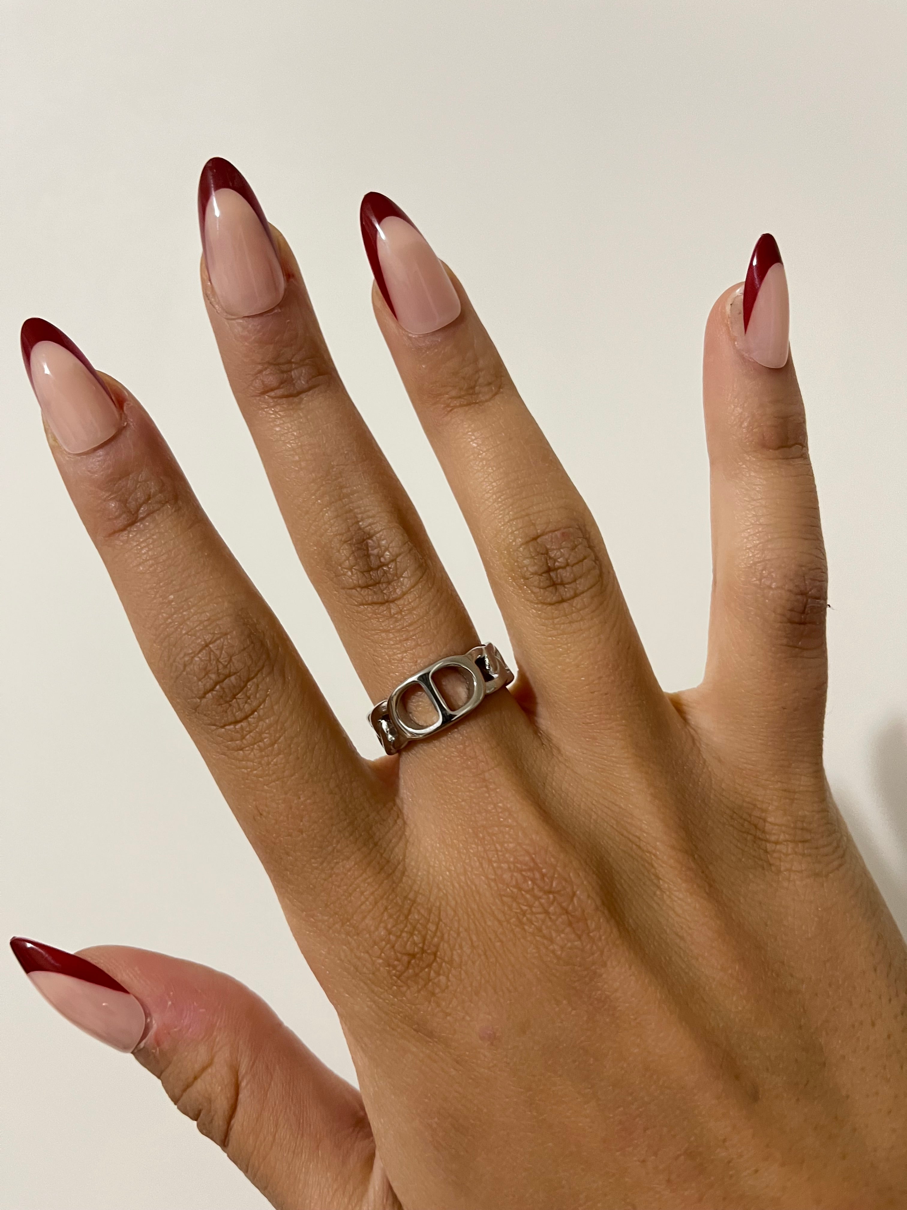 Bague Elodie maille marine en acier inoxydable portée à la main - Ordiajade