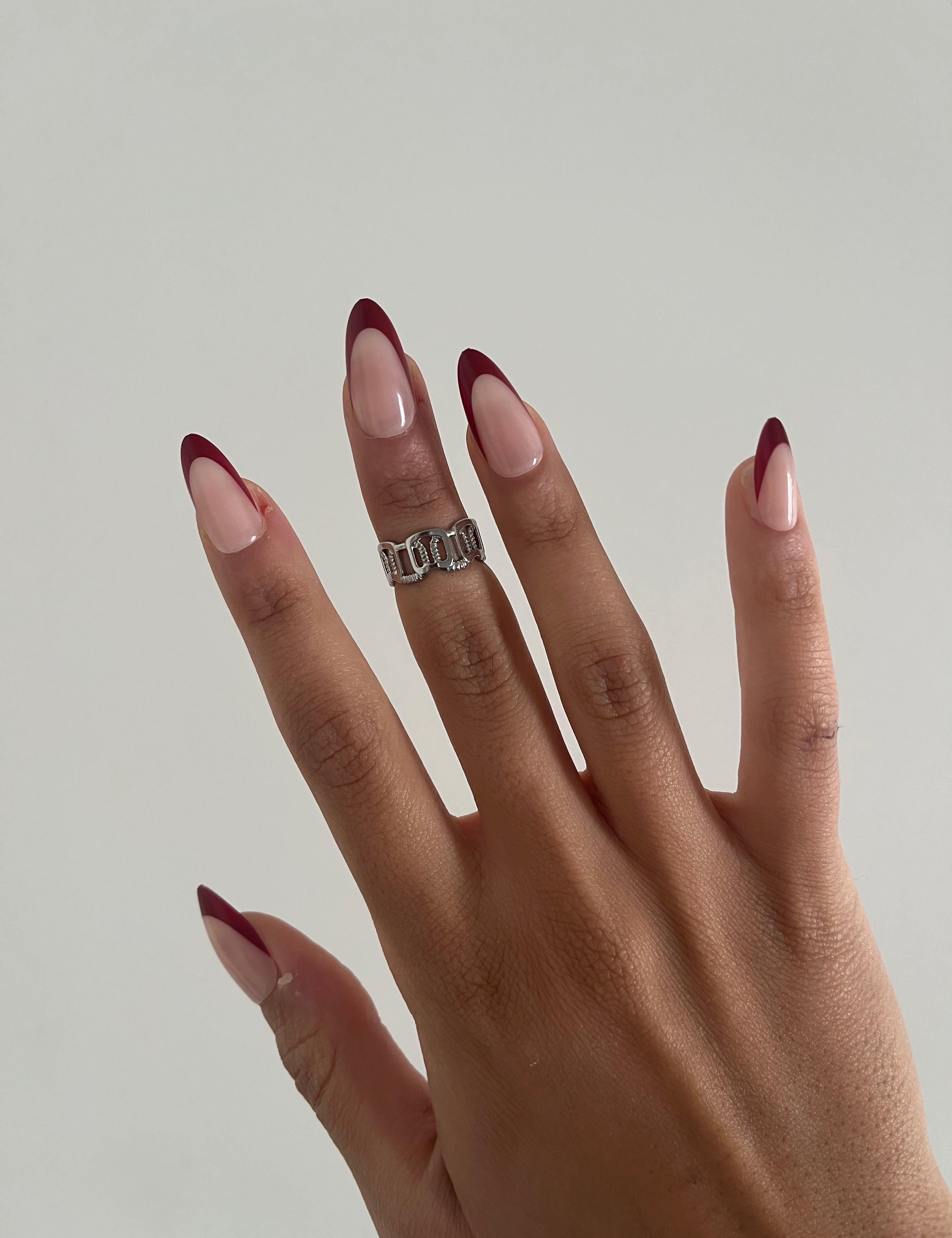 Bague de phalange Huna en acier inoxydable argenté portée à la main - Ordiajade