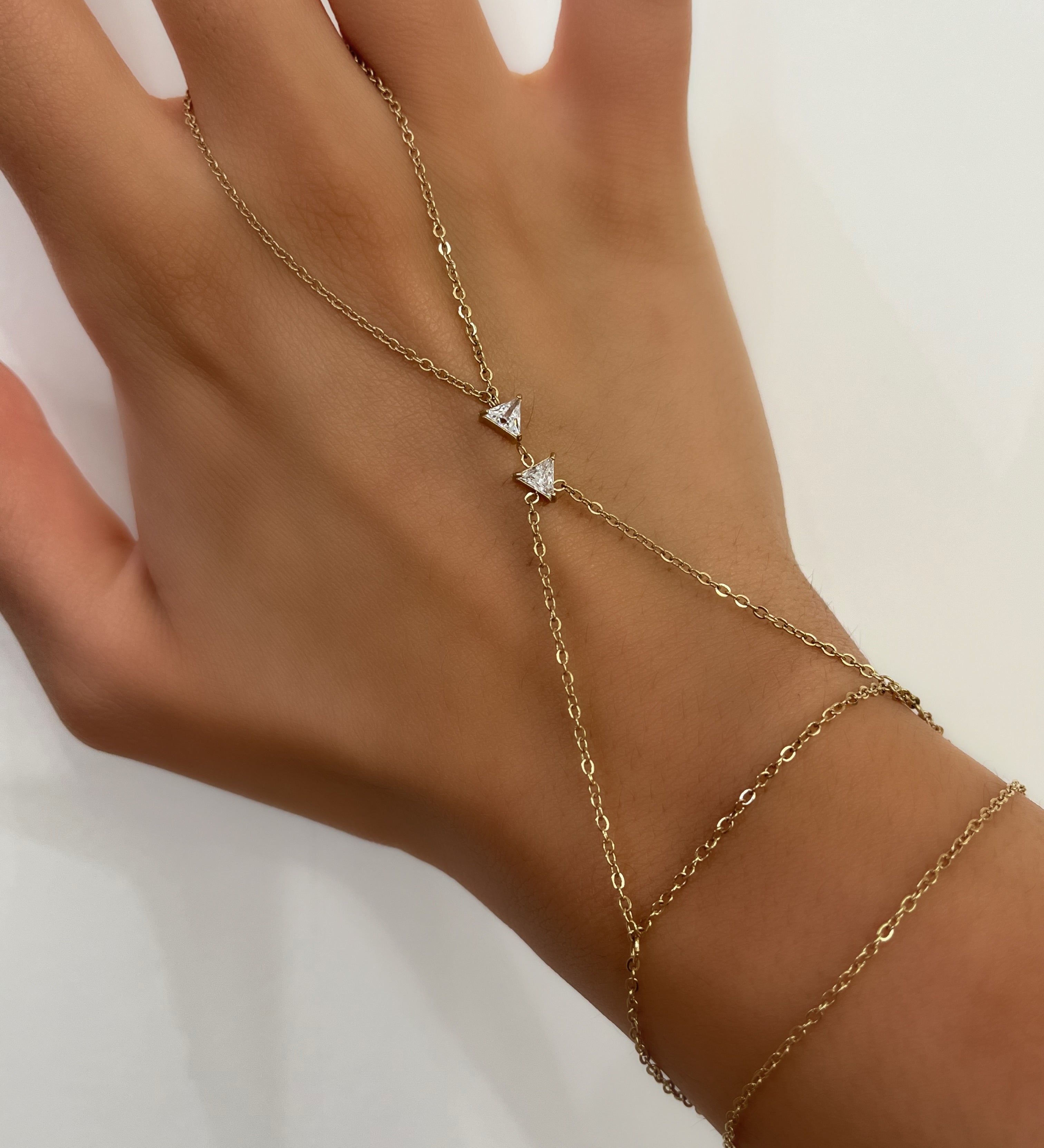 Bijou de main doré et ajustable au style minimaliste - Ordiajade