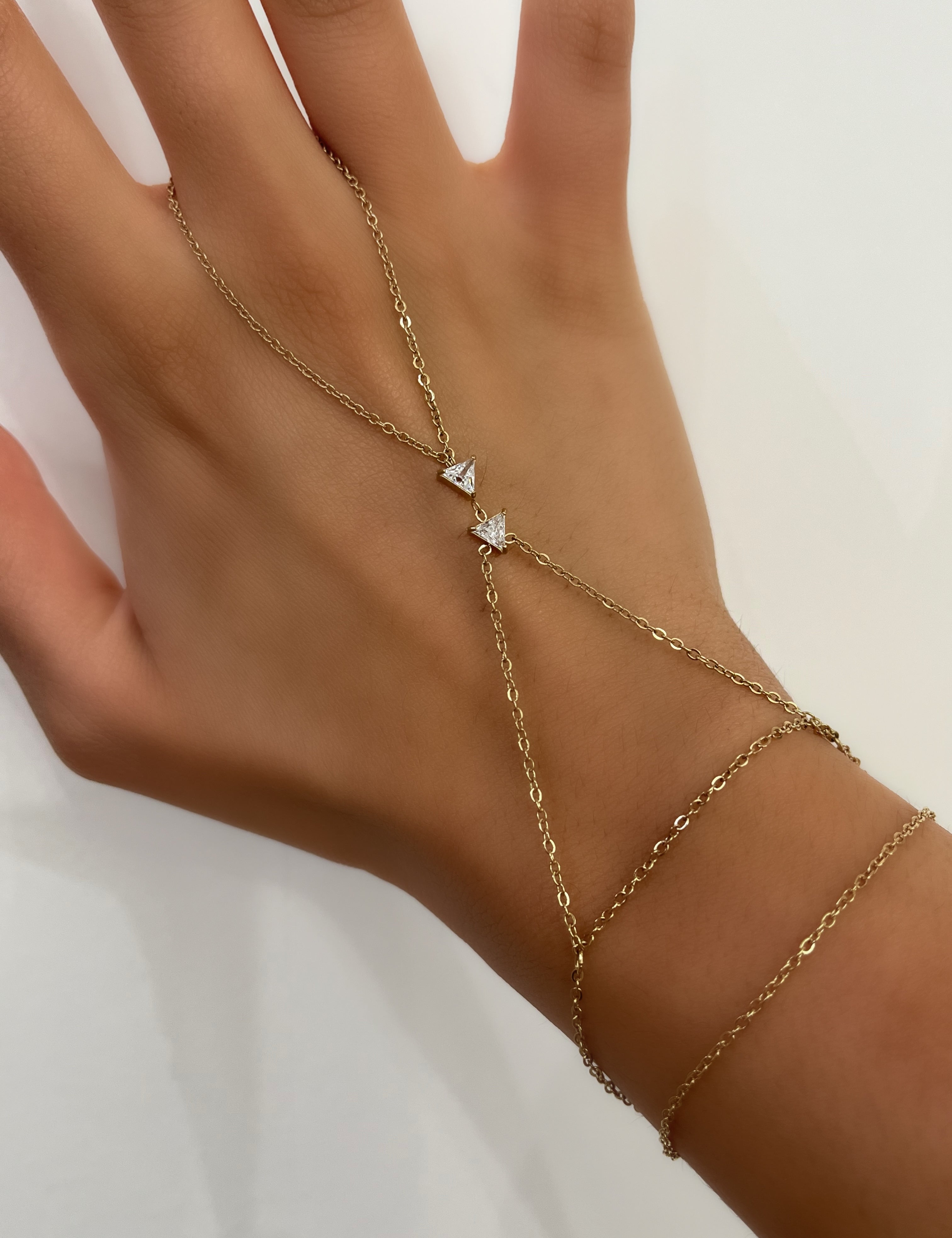 Bijou de main doré et ajustable au style minimaliste - Ordiajade
