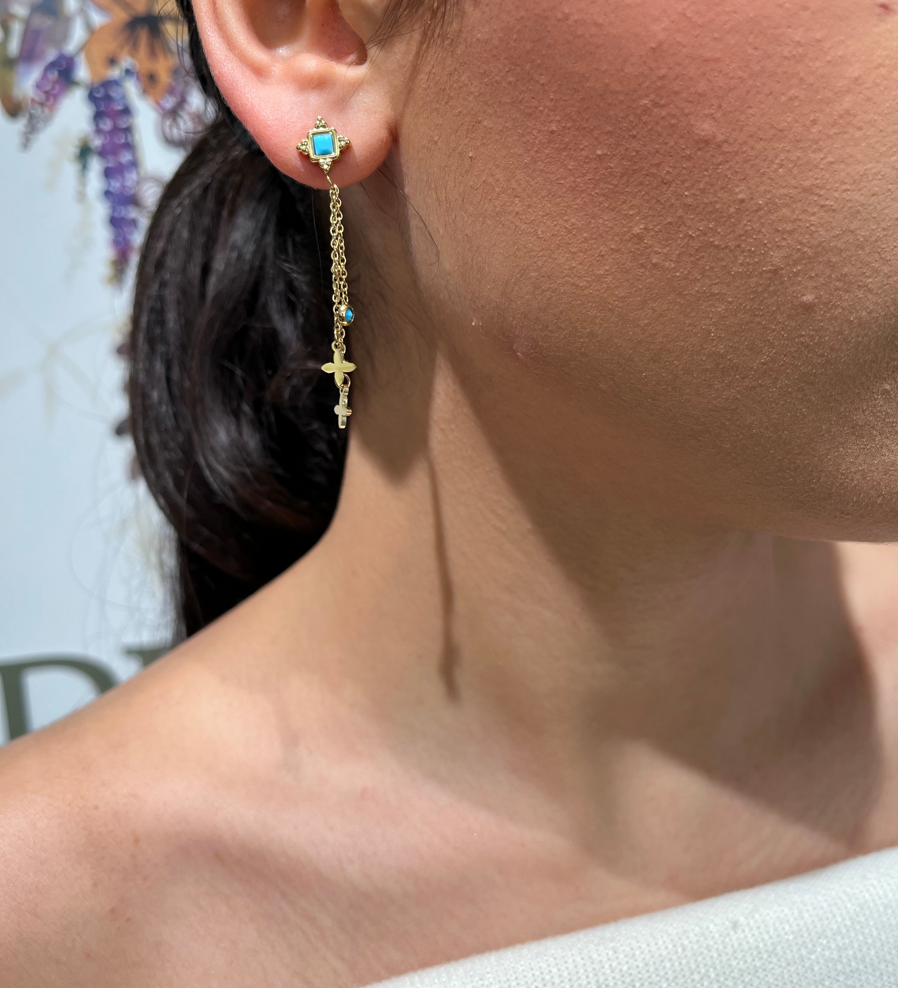 Boucles d'oreilles pendantes Saria dorées en acier inoxydable avec pierre turquoise et charms étoiles - Ordiajade