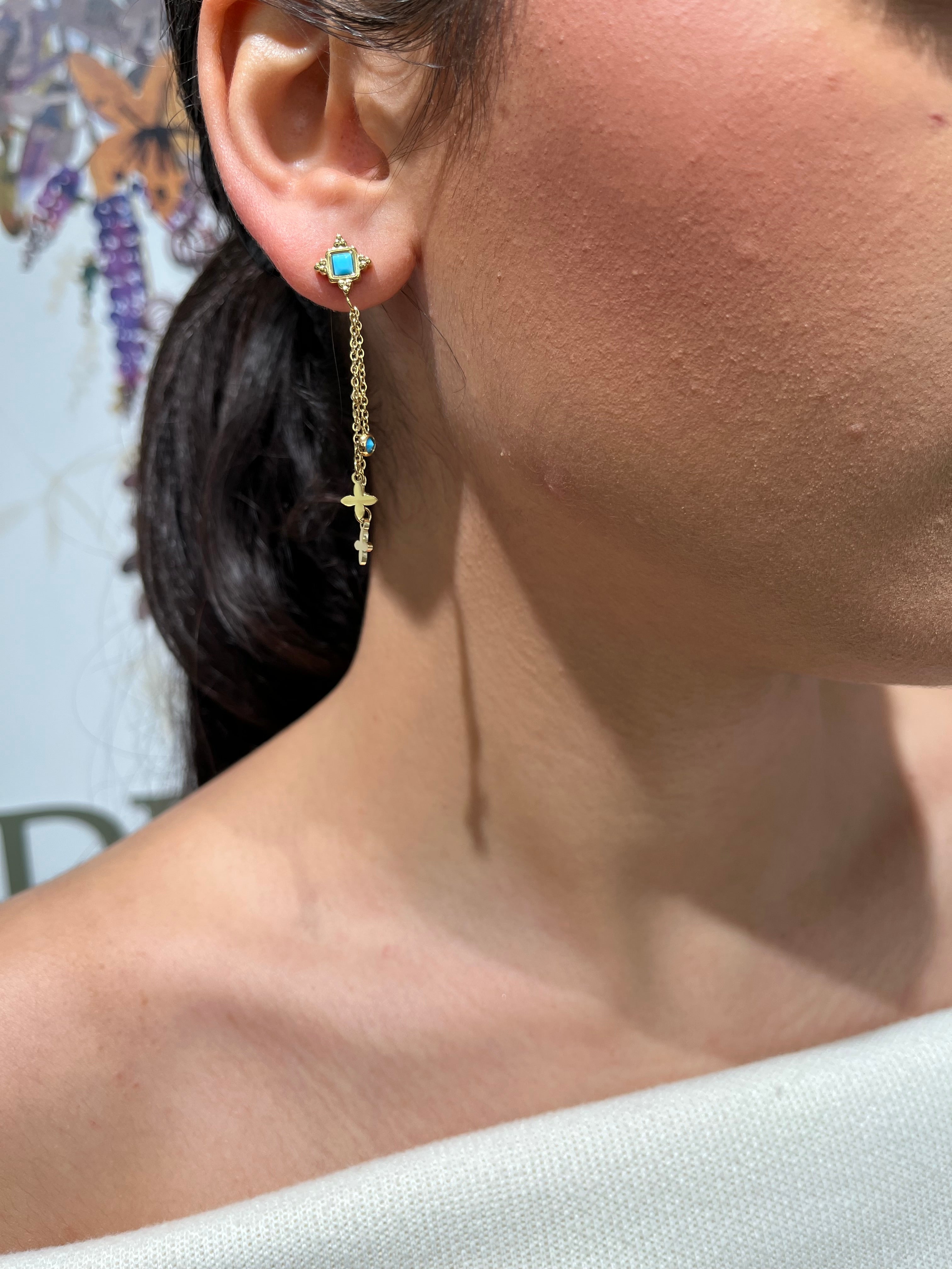 Boucles d'oreilles pendantes Saria dorées en acier inoxydable avec pierre turquoise et charms étoiles - Ordiajade