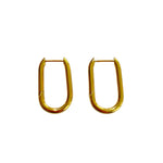 Boucles d'oreilles créoles rectangles dorées modèle Karen en acier inoxydable waterproof.