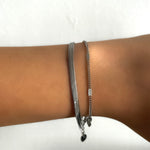Bracelet Double chaîne Vérana en acier inoxydable porté au poignet - Ordiajade