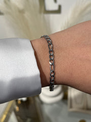 Bracelet Historia argenté à maillons en acier inoxydable porté au poignet - Ordiajade