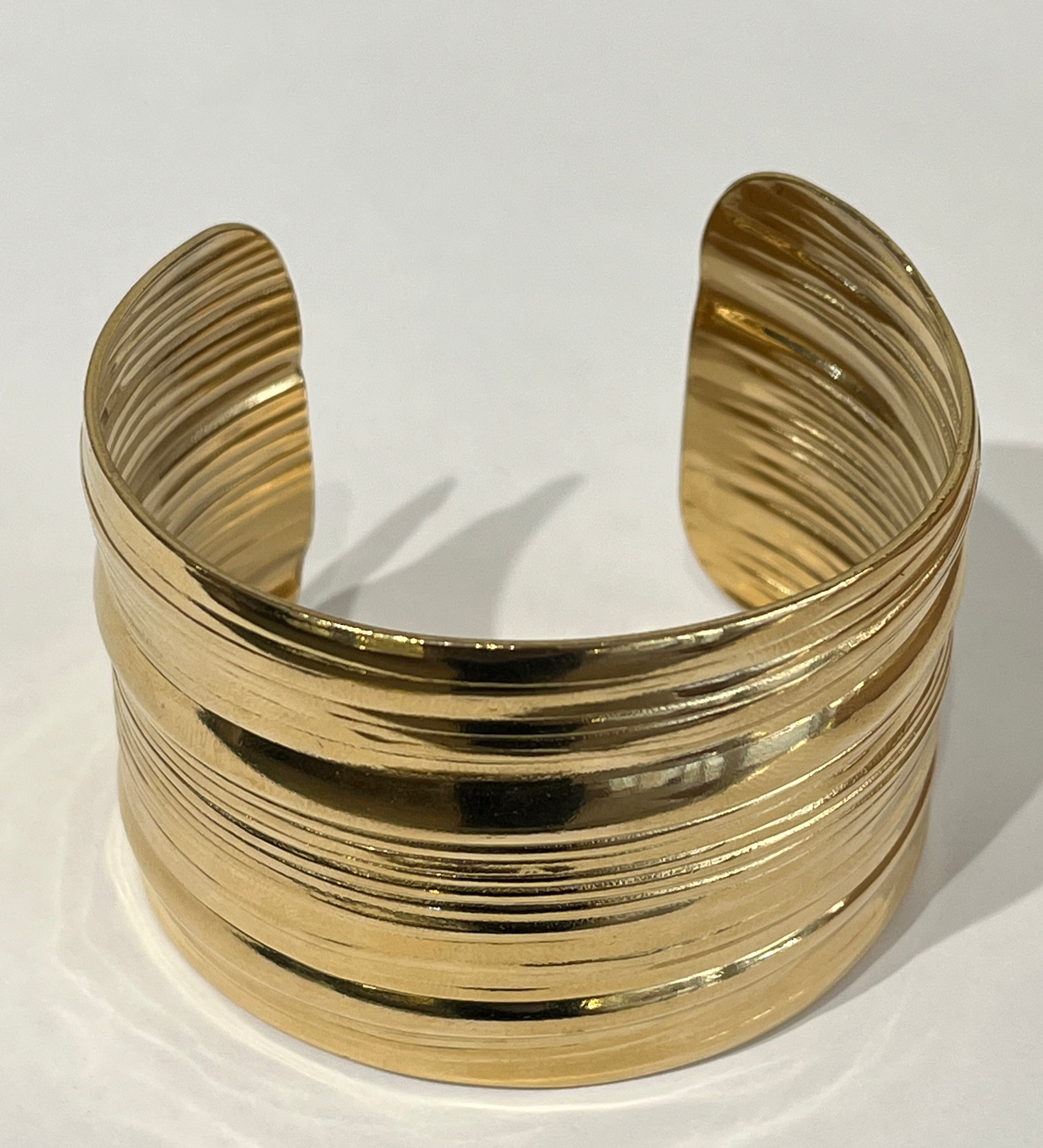 Bracelet manchette large Classe doré strié en acier inoxydable - Ordiajade