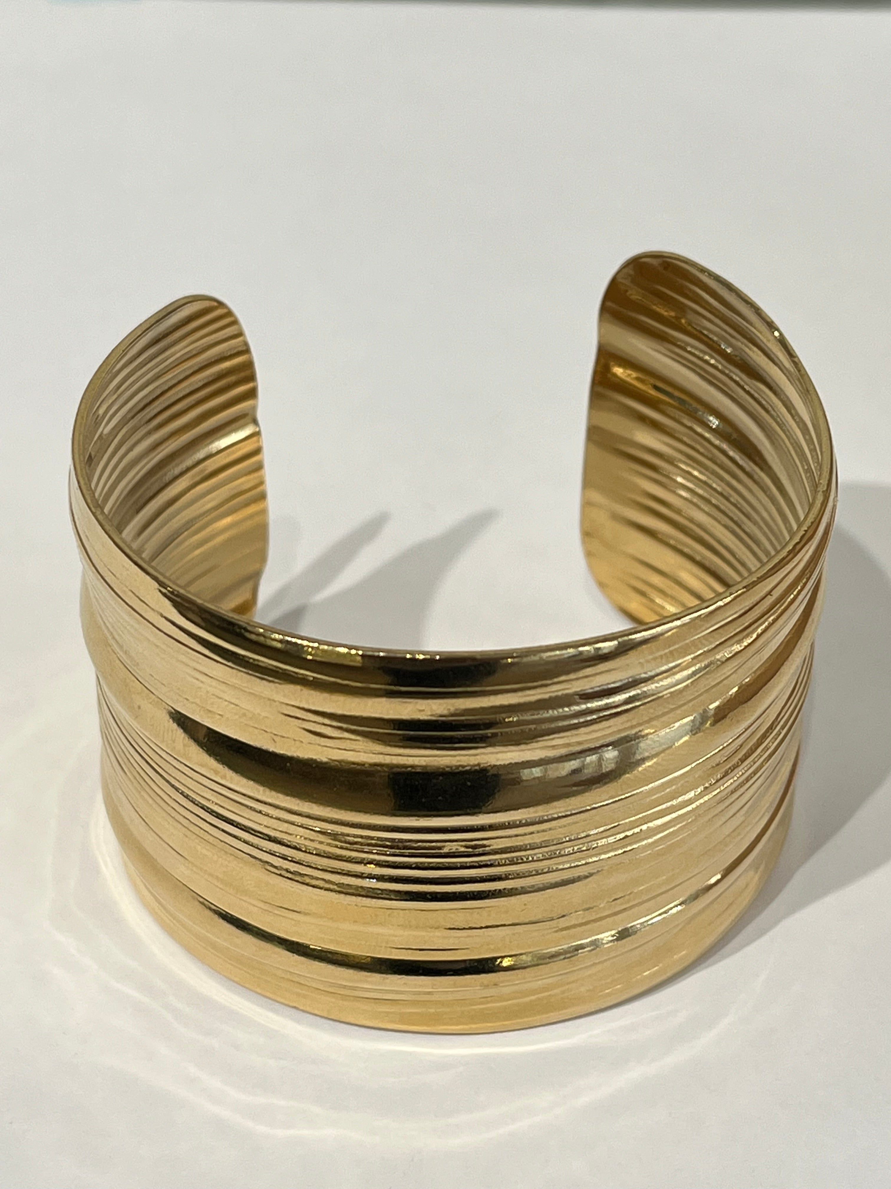 Bracelet manchette large Classe doré strié en acier inoxydable - Ordiajade