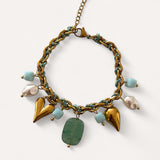 Bracelet Mykonos orné de pierres naturelles vertes et breloques dorées - Ordiajade
