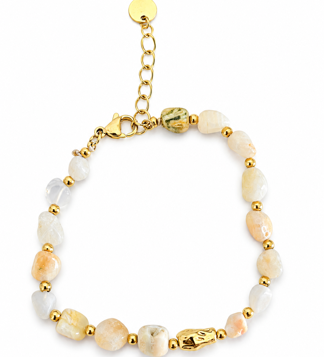 Bracelet fin doré en acier inoxydable alternant chaîne perlée et petites perles d'eau douce blanches posé à plat - Ordiajade