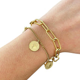 Bracelet double chaîne Pièce d'Or doré en acier inoxydable avec pampilles gravées porté au poignet - Ordiajade