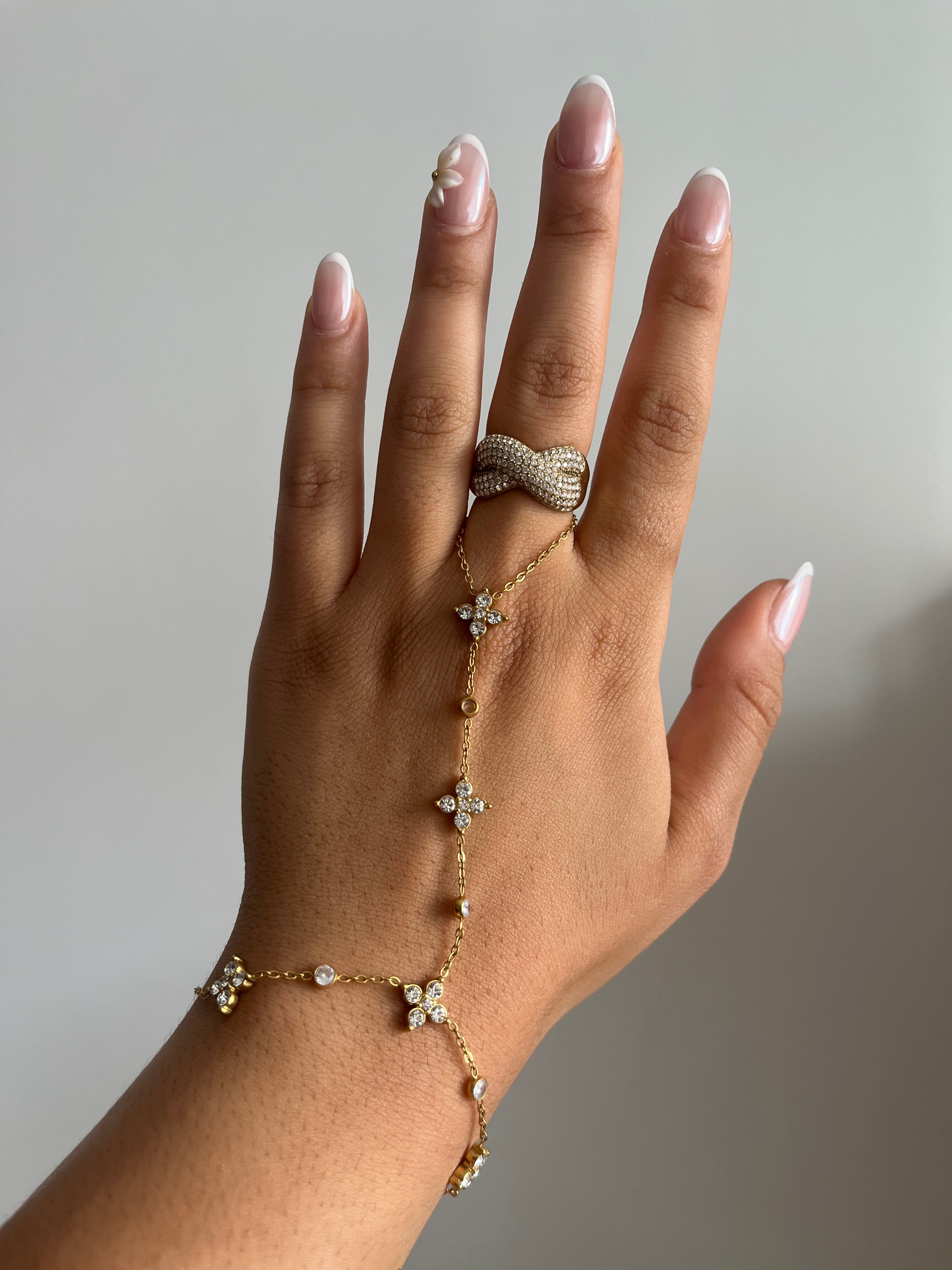Chaîne de main SUZIE dorée, bijou élégant en acier inoxydable