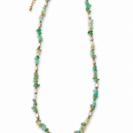 Accumulation de colliers fins dorés en acier inoxydable avec le collier Aqualine en pierres naturelles aqua - Ordiajade