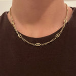 Collier Féerique en acier inoxydable doré sur fond noir - Ordiajade