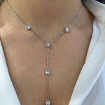 Collier en Y Goutte Céleste en acier inoxydable argenté porté au décolleté - Ordiajade