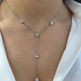 Collier en Y Goutte Céleste en acier inoxydable argenté porté au décolleté - Ordiajade