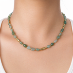 Collier de perles en pierre naturelle de jade vert YUINA GREEN porté au cou - Ordiajade