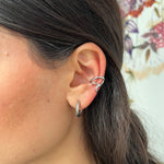 Earcuff Catalina en acier inoxydable argenté porté à l'oreille - Ordiajade