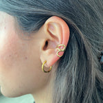 Earcuff Catalina en acier inoxydable doré à design croisé porté à l'oreille - Ordiajade