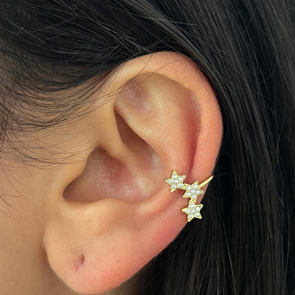 Earcuff doré à trois petites étoiles en cristaux brillants sur le cartilage - Ordiajade