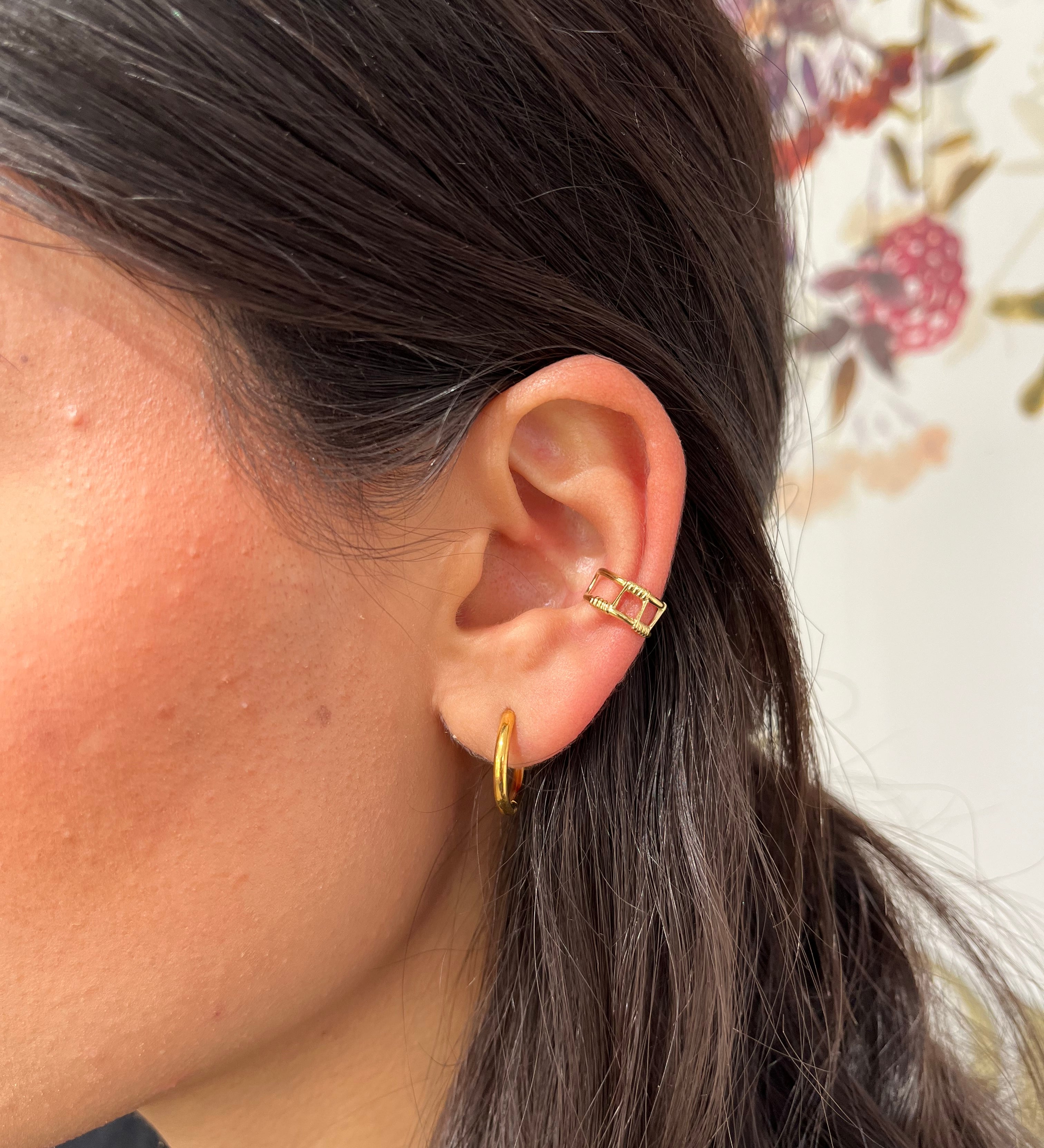 Earcuff Lucia en acier inoxydable doré à double anneau porté à l'oreille - Ordiajade