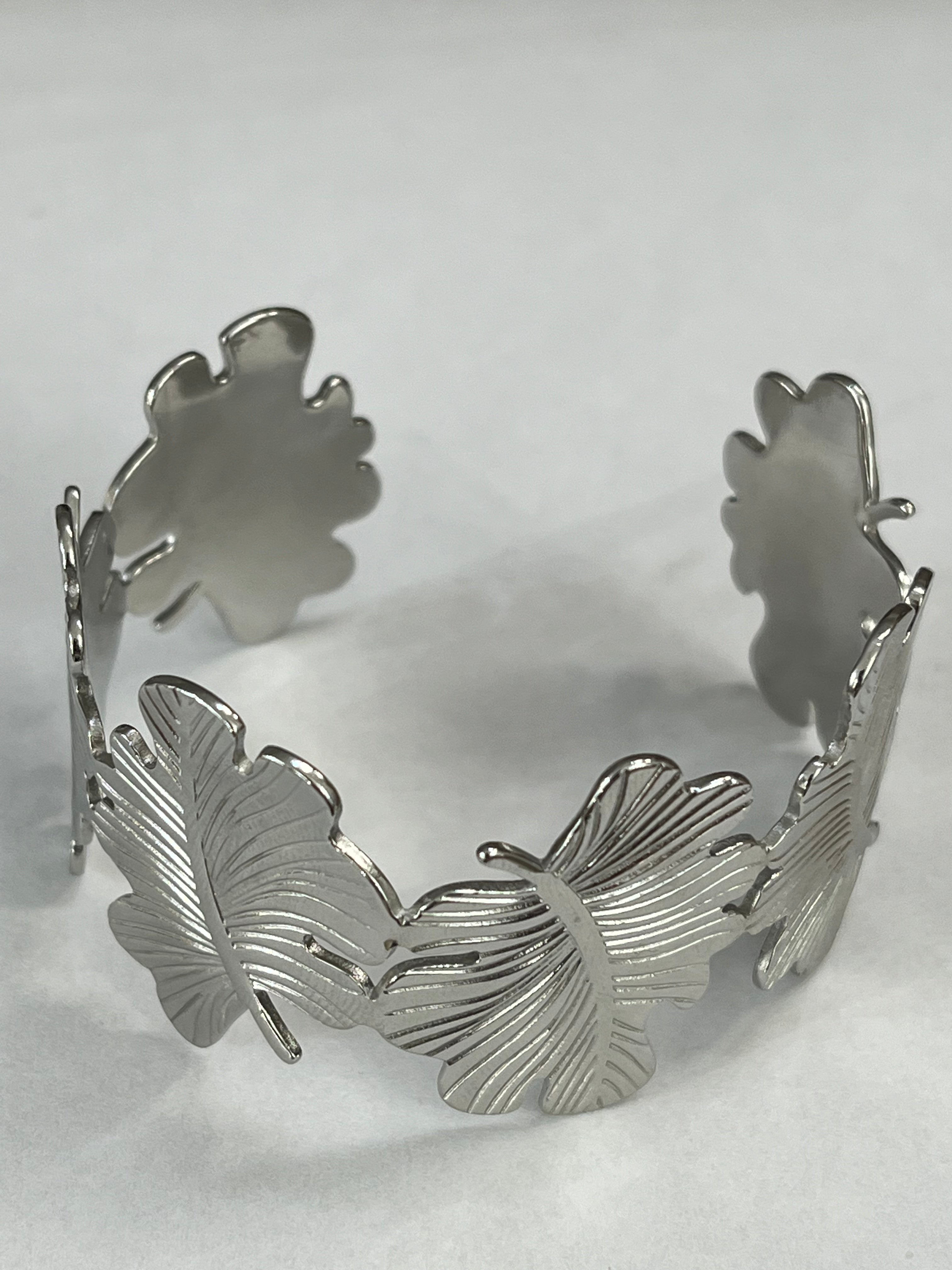 Bracelet rigide jonc Gaara argenté sculpté motif feuilles - Ordiajade