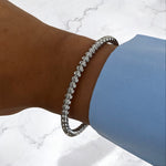 Bracelet jonc June argenté porté au poignet - Ordiajade