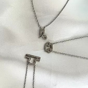 Colliers Zodiac argentés à pendentifs signes du zodiaque sertis de strass - Ordiajade