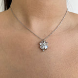 Nymphéa necklace (available in gold and silver)