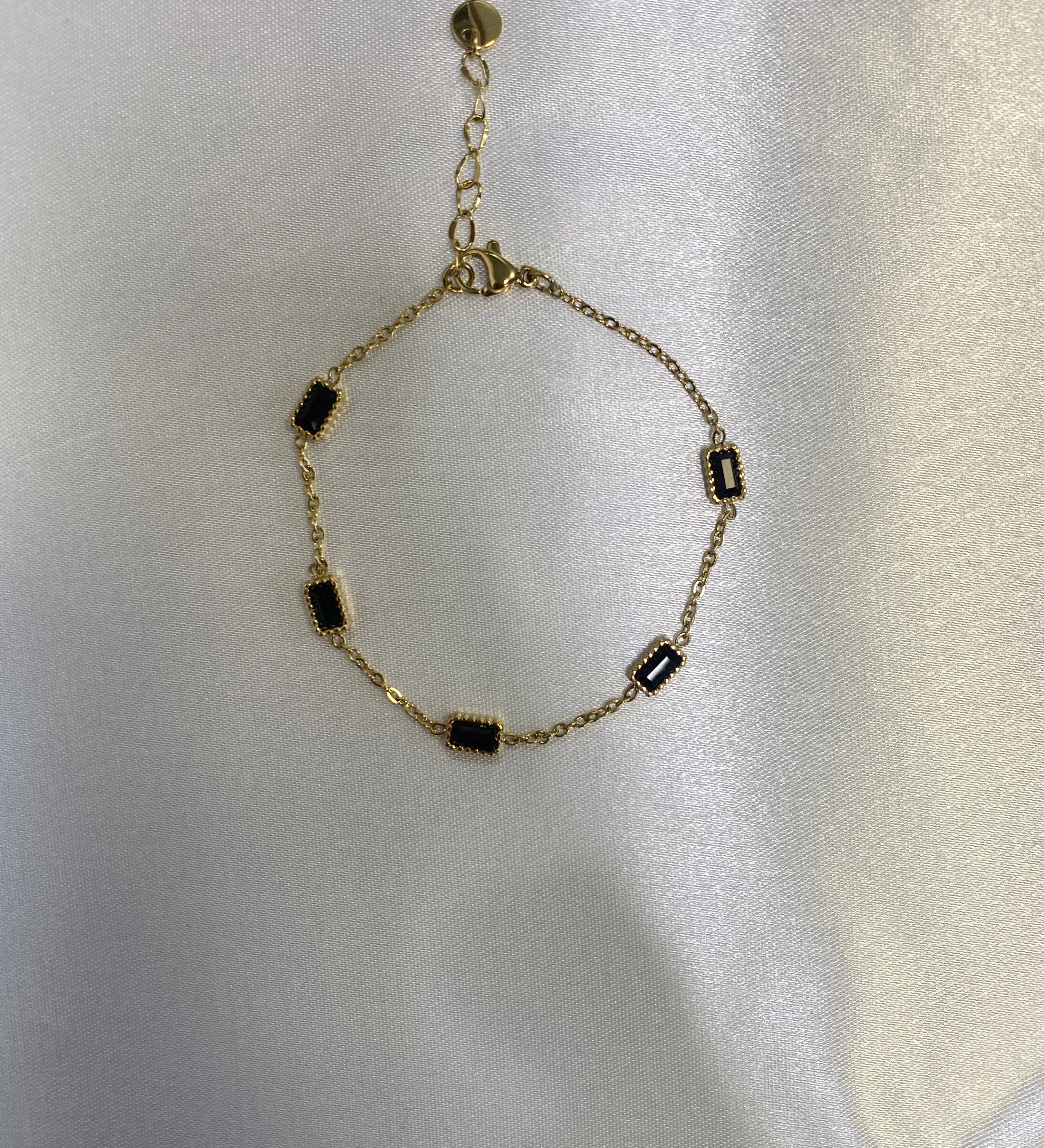 Bloom bracelet (available in several colors)